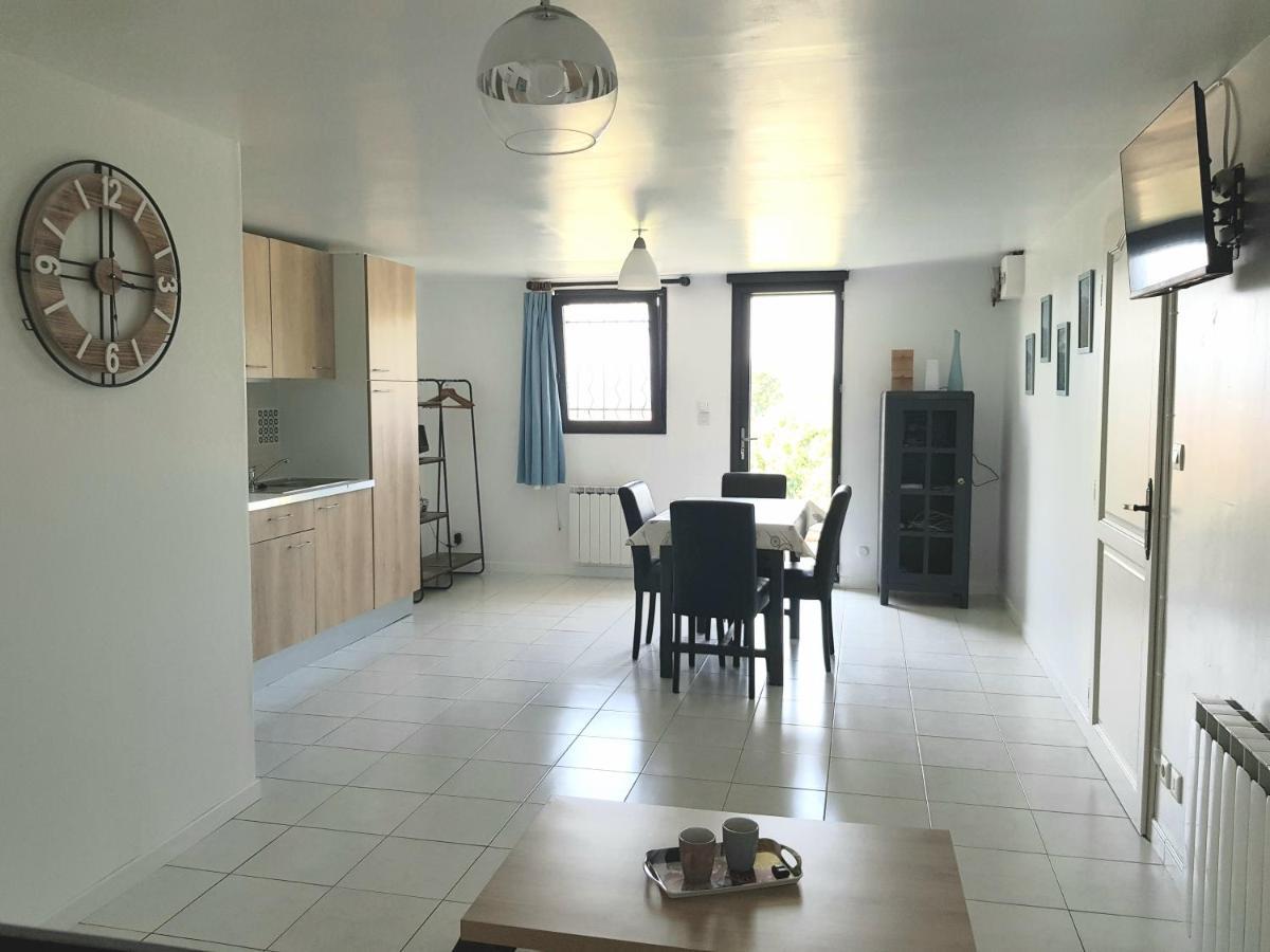 Appartement Independant Dans Maison Au Calme Pugny-Chatenod Exterior photo